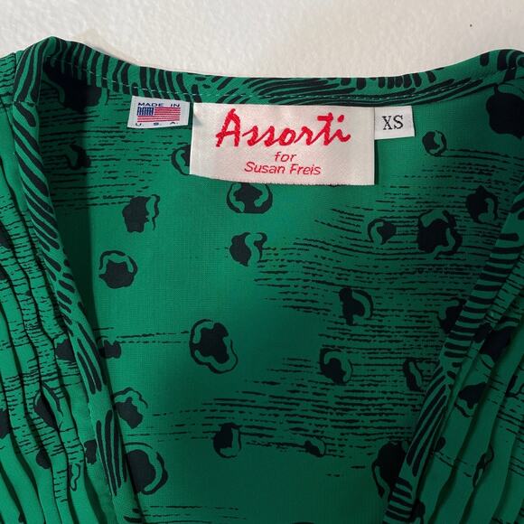 Vintage 80's SUSAN FREIS Green Puff Sleeve Patterned Top / Sz XS / Georgette - Picture 8 of 8